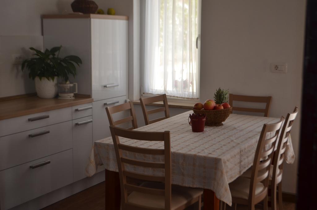 Apartment Klara Primosten Exterior photo