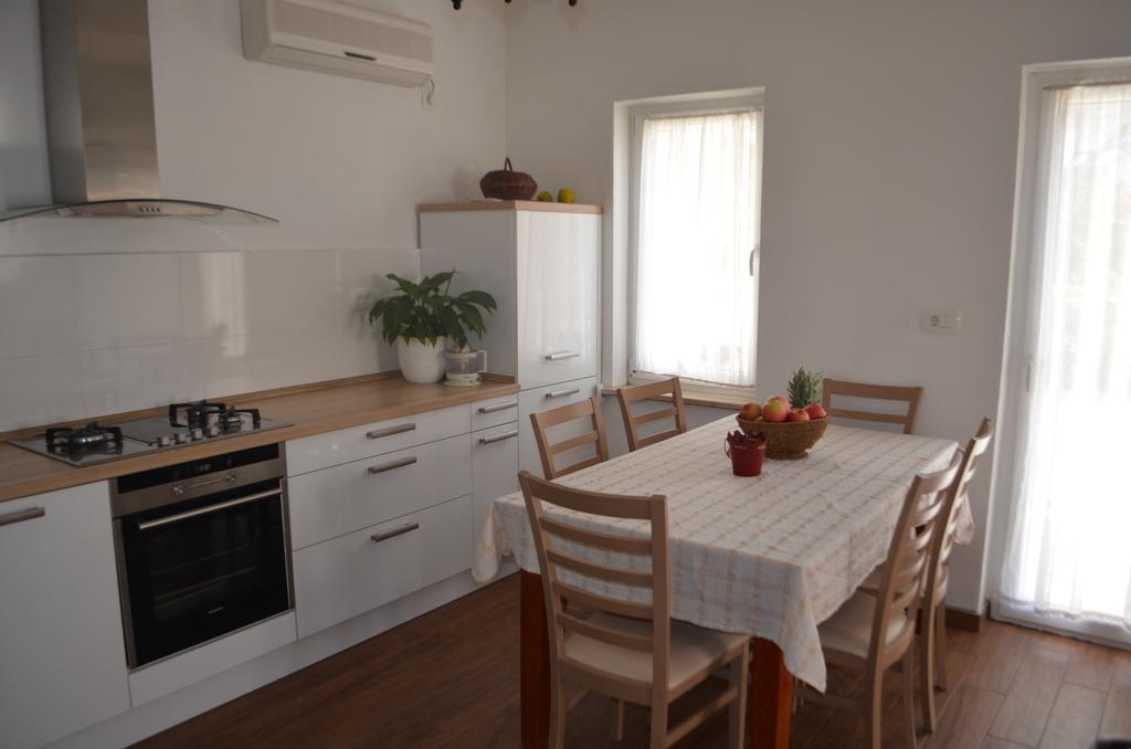 Apartment Klara Primosten Exterior photo